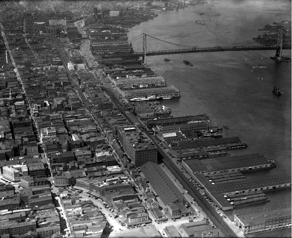 Benjamin Franklin Bridge, Old historic district Philadelphia